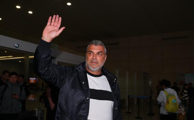 开云体育-中超冠军主帅离任!奥拉罗尤:对球迷球员说声抱歉